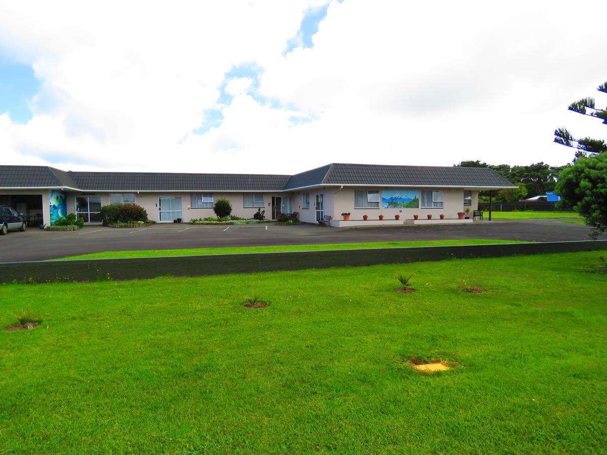 Opunake Motel And Backpackers Lodge Екстер'єр фото
