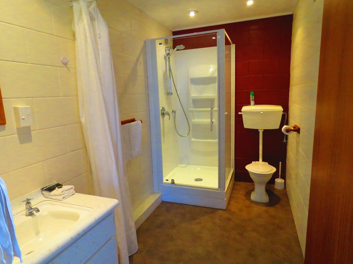Opunake Motel And Backpackers Lodge Екстер'єр фото
